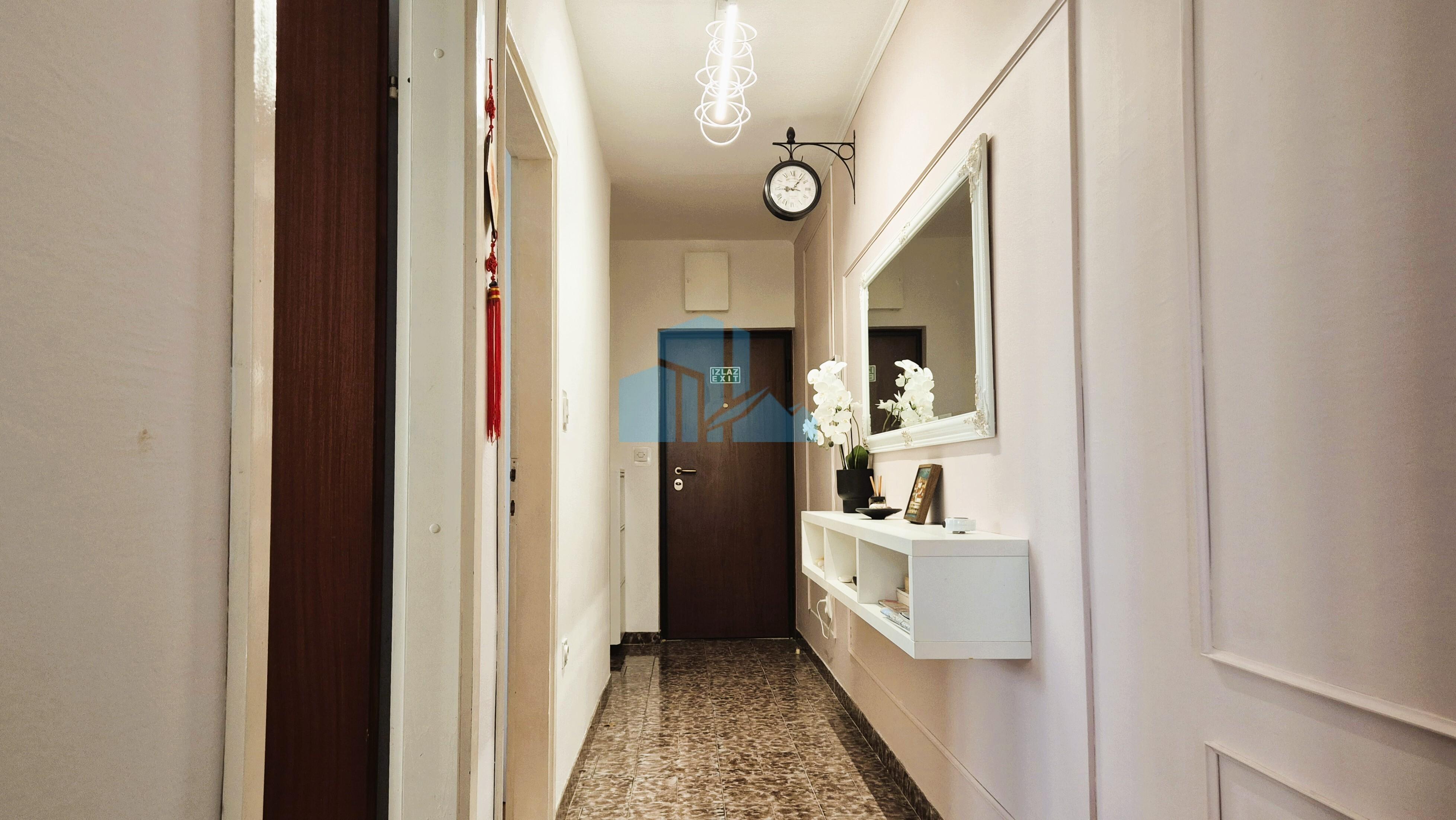 Podstrana, Dvosoban stan sa vrtom i parkingom, pogled na more