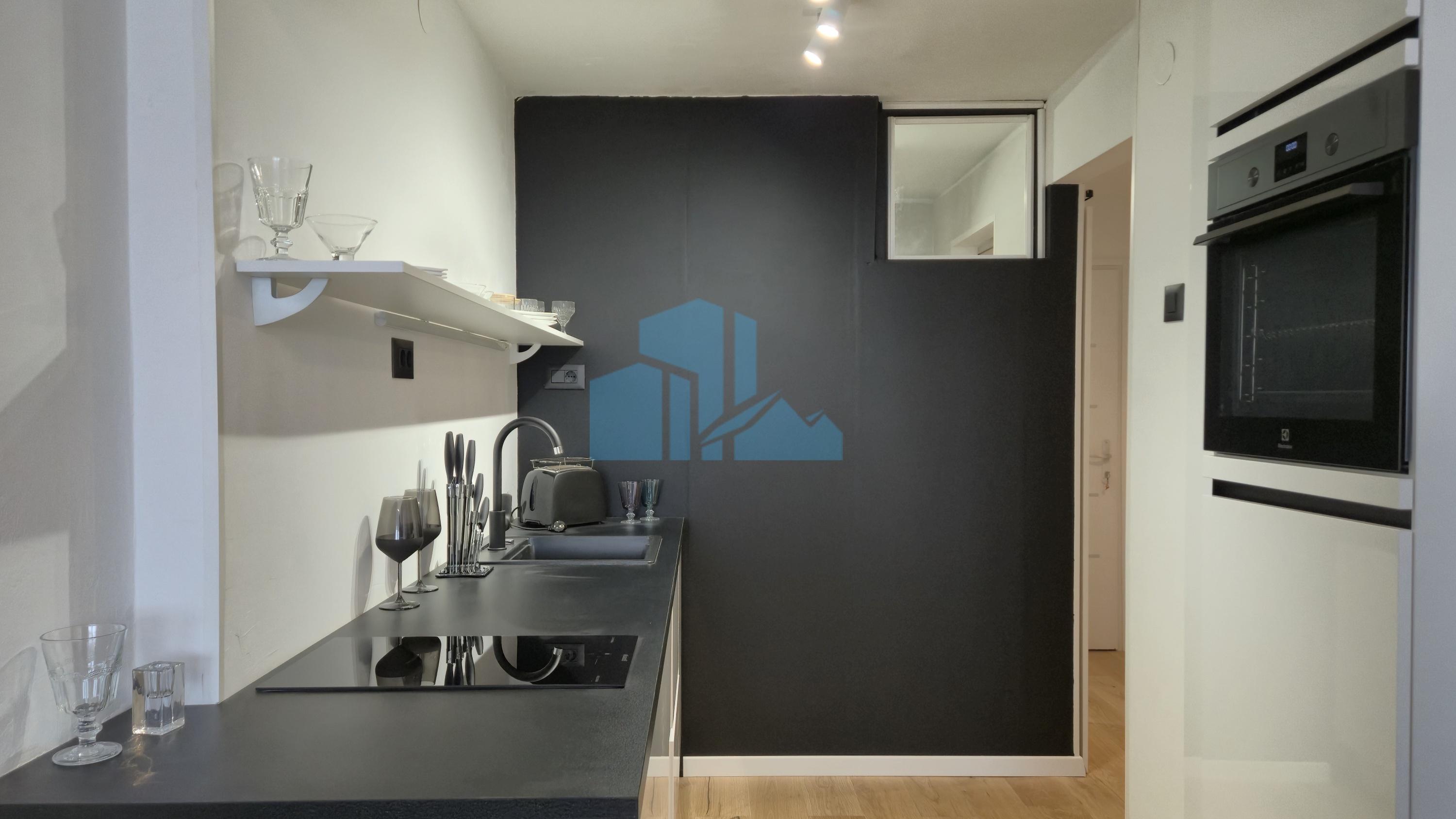 Šibenik – Baldekin – Komplett renovierte und ausgestattete Wohnung 42 m²