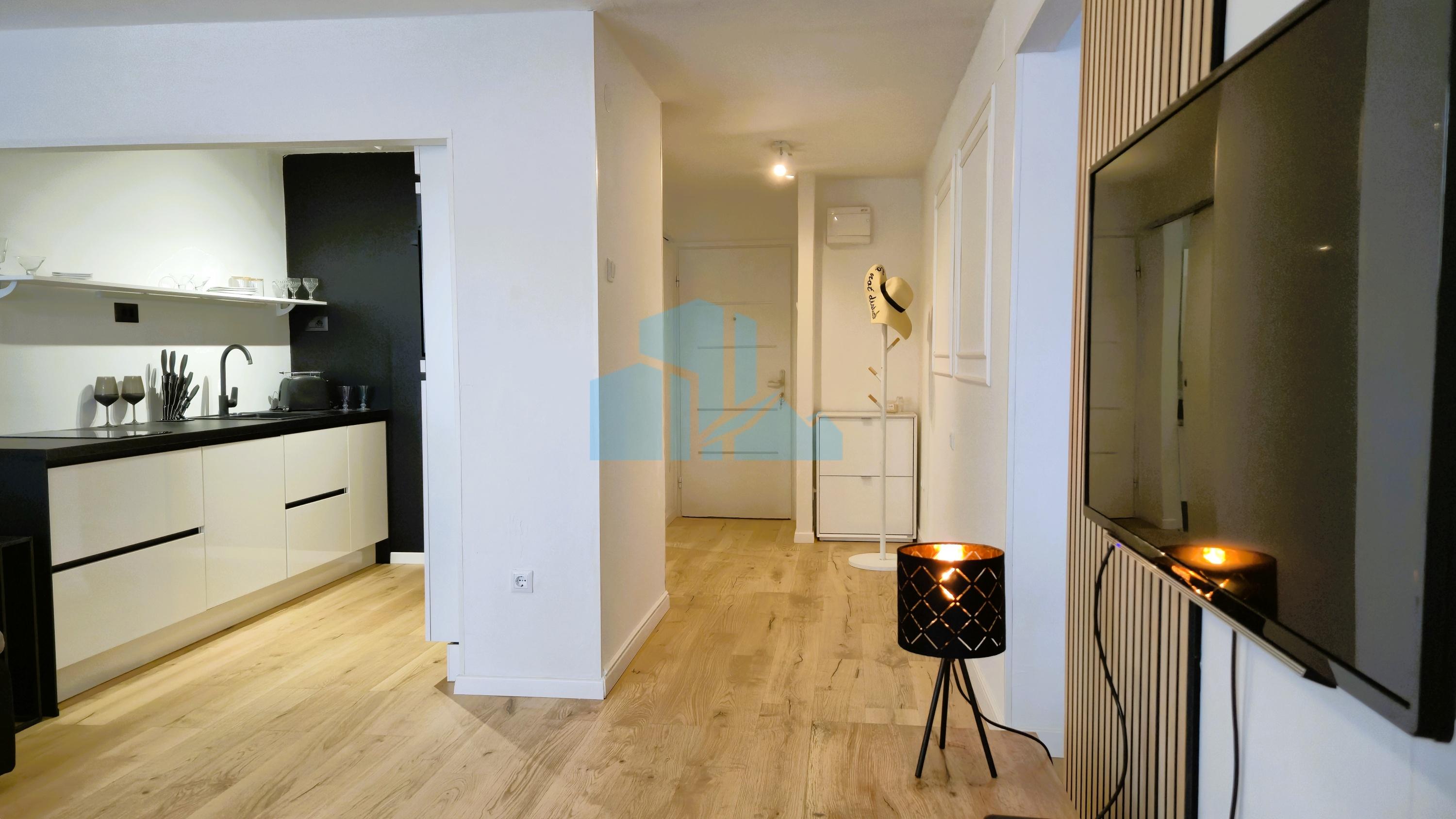 Šibenik – Baldekin – Komplett renovierte und ausgestattete Wohnung 42 m²