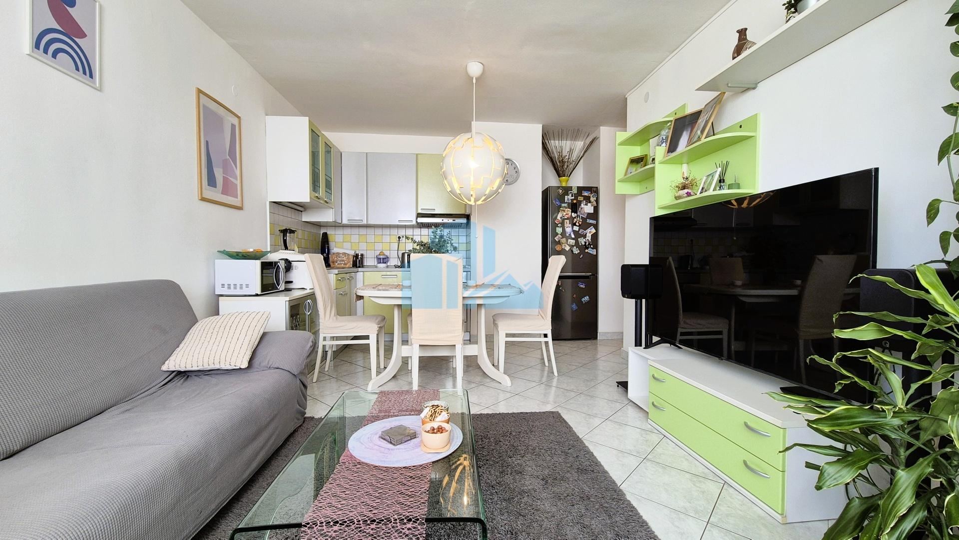 Šibenik – Baldekin - Kompletno renoviran i opremljen stan 51 m²