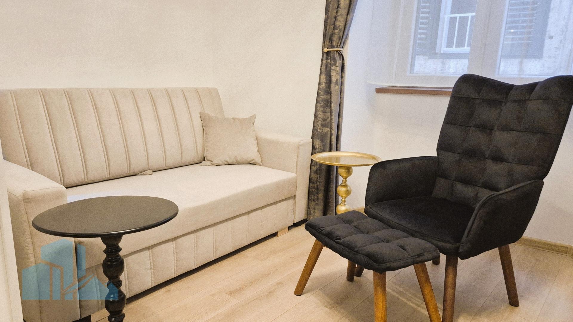 Stan u staroj jezgri – kompletno adaptiran 2026 - useljiv, top lokacija blizu Poljane