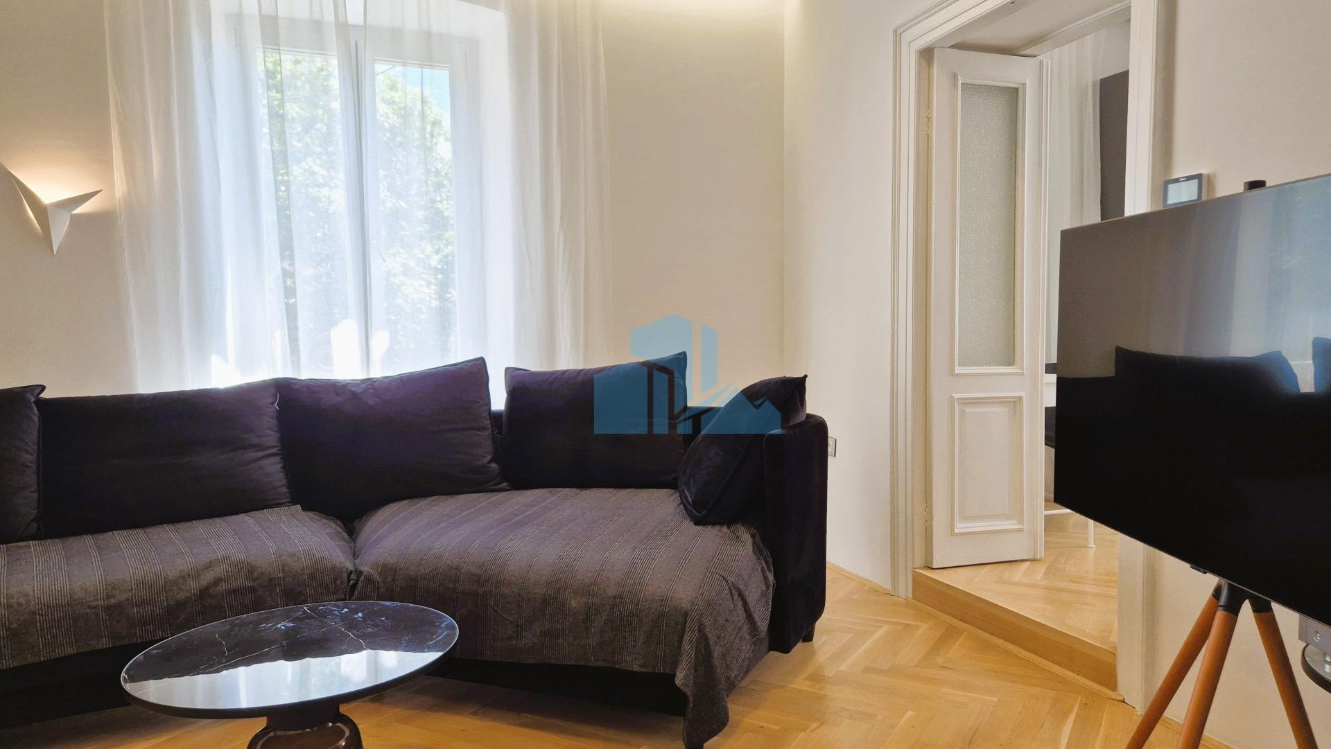Šibenik – Grad - Jedinstveni renoviran i opremljen stan 75 m² u centru Šibenika