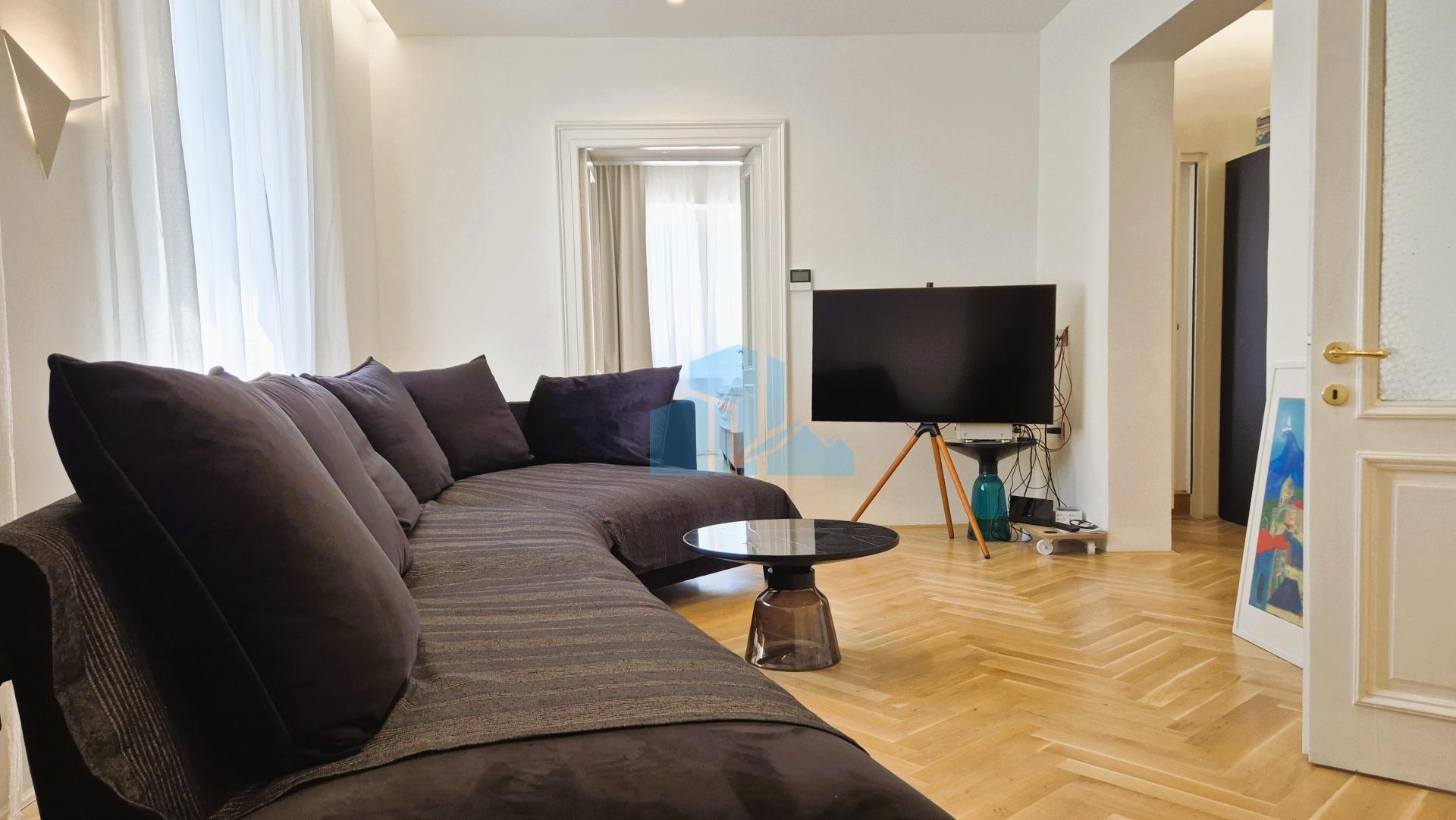 Šibenik – Grad - Jedinstveni renoviran i opremljen stan 75 m² u centru Šibenika