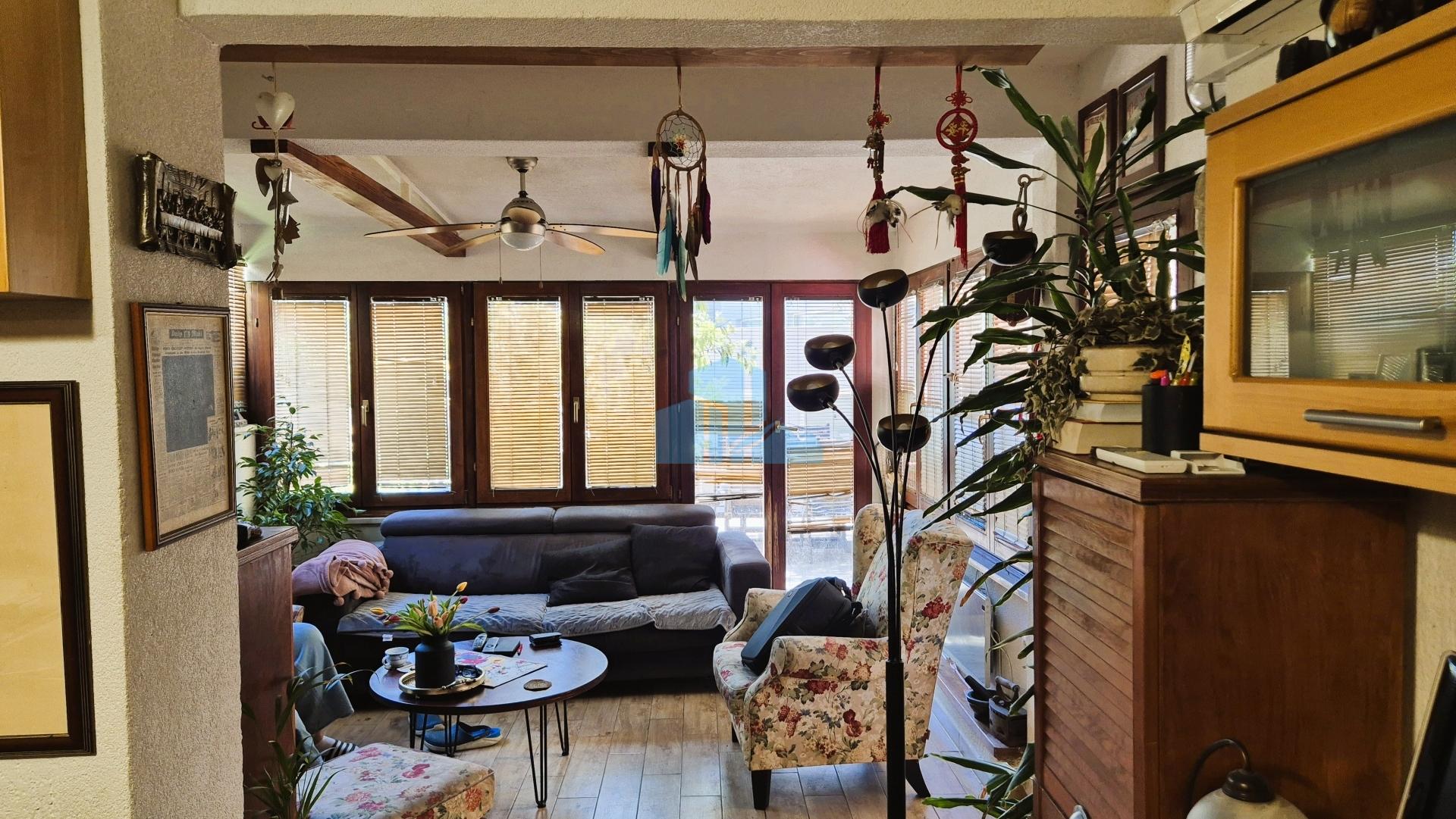 Split, Brda - Dvosobni stan s vrtom