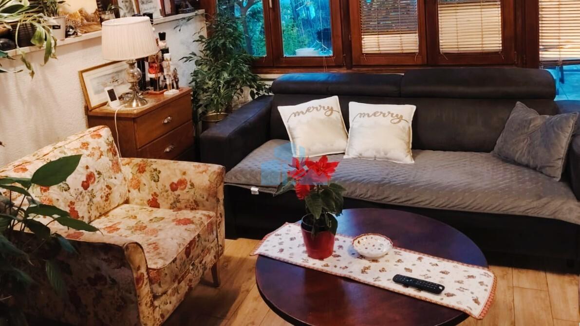 Split, Brda - Dvosobni stan s vrtom