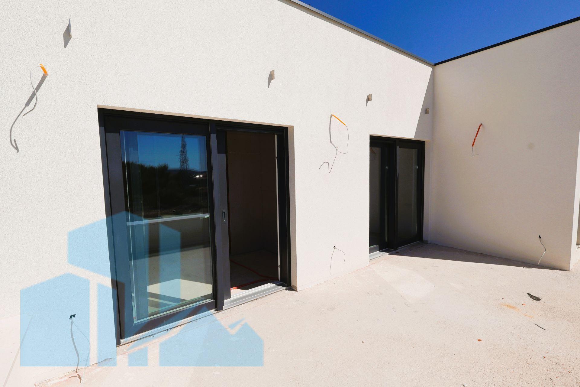House: Vodice 176 m² – Luxury New Build with Pool and Modern Architecture